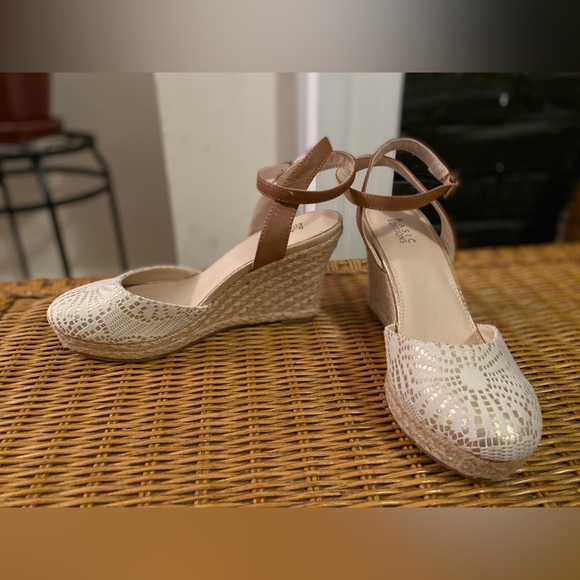 Basic Editions White Espadrilles- New, Never Worn - Picture 3 of 3